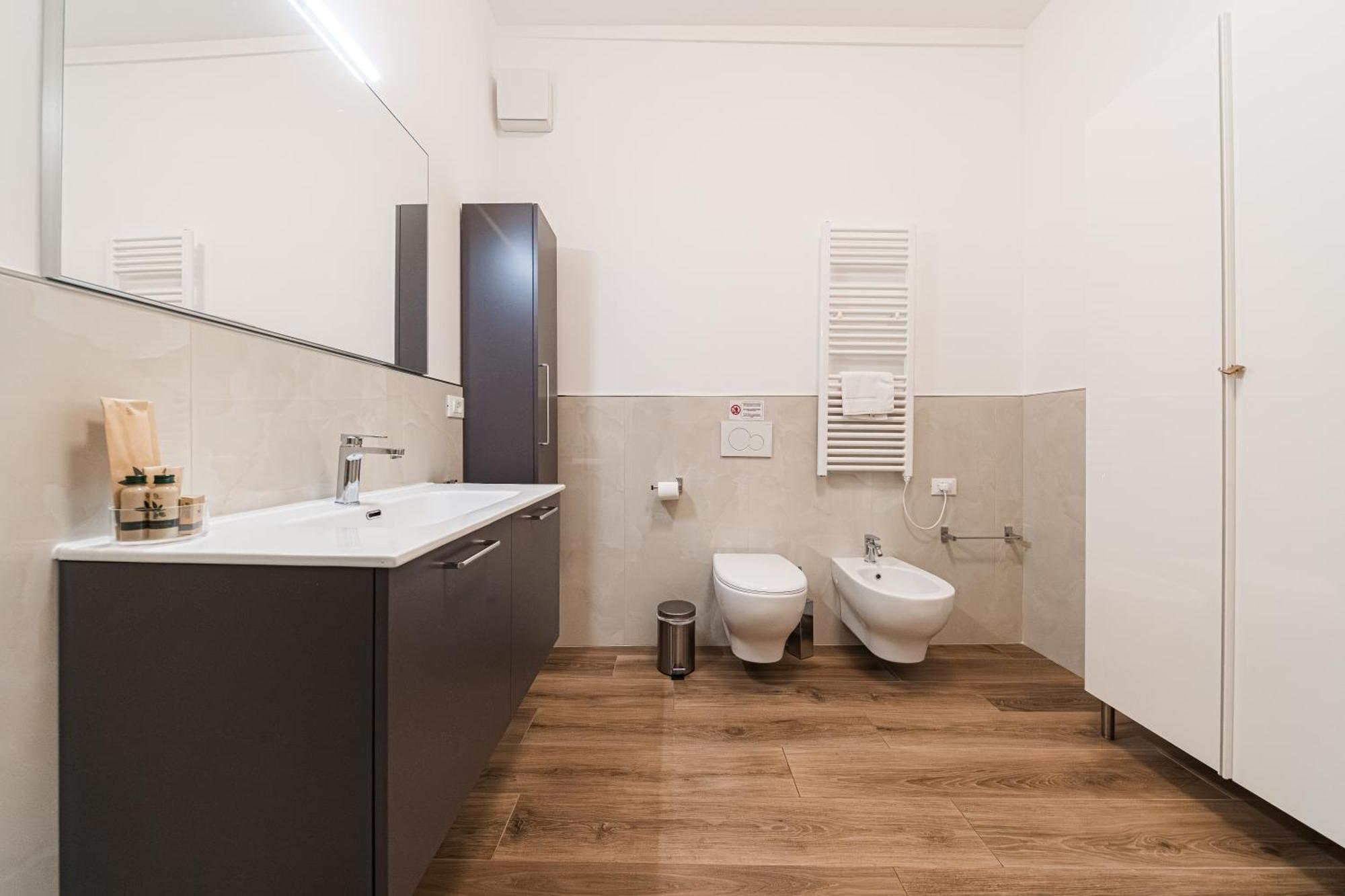 New - Venturini Suites In Bologna Centre Kültér fotó